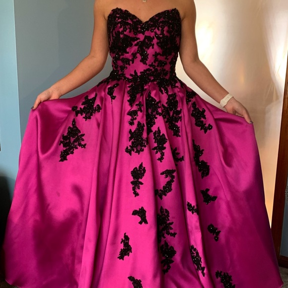 Prom Dress - Picture 2 of 7